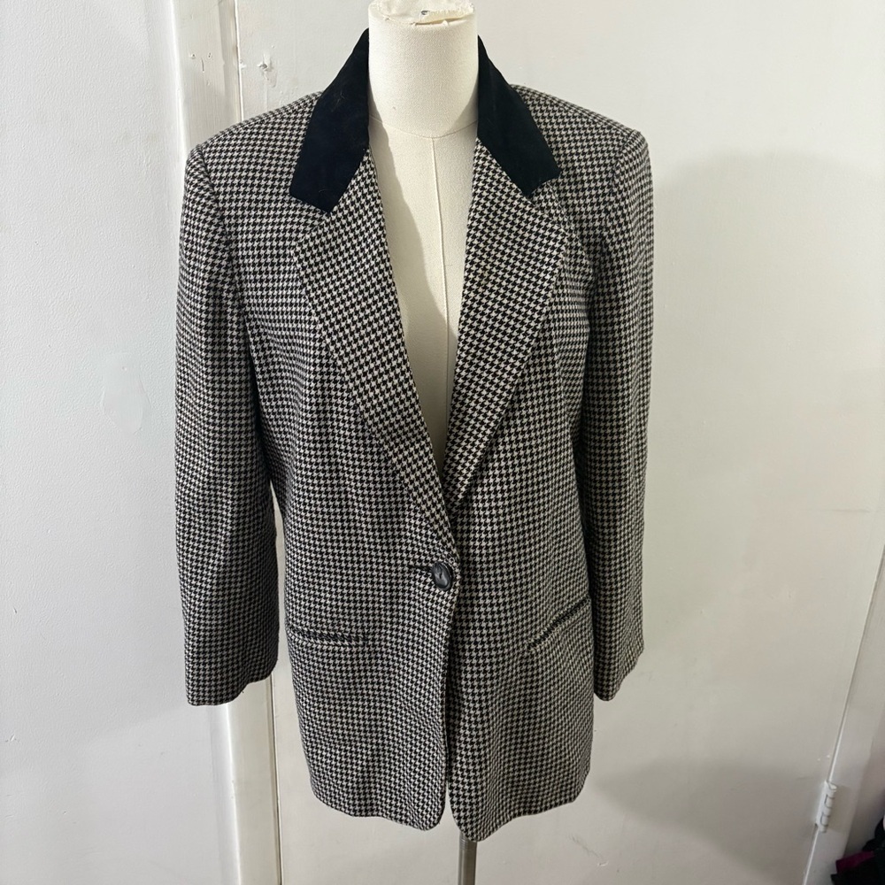 Vtg Sag Harbor Women’s Wool‎ Blazer Sz 8P Black White Houndstooth Velour Collar